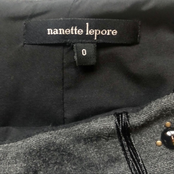 Nanette Lepore gray studded mini skirt size 0 - Picture 4 of 4